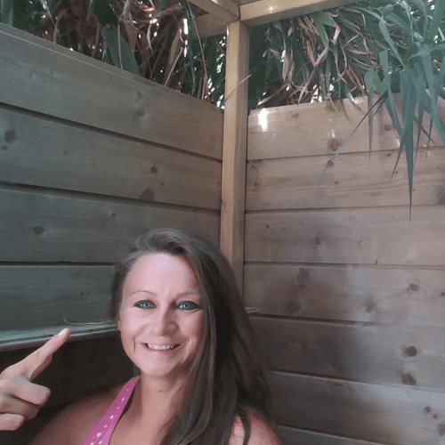 Justyna in der Dusche